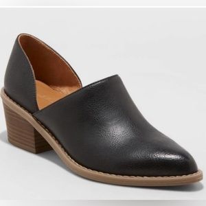 Never Worn! Universal Thread Rylie pointer Toe Cutout Shoe 9.5